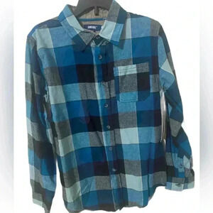 Univibe Big Boys Flannel Plaid Blues Long Sleeve Button Down Shirt. Sizes L & M